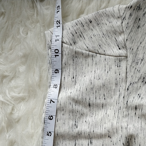 Aritzia wilfred mini skirt - Picture 5 of 6